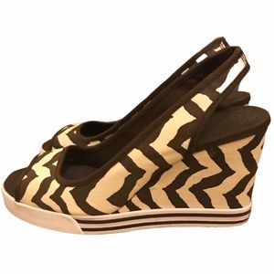 🌺 Coach Sydney Zebra Wedges